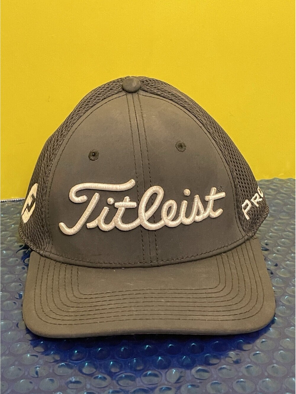 Titleist Men's Tour Performance Mesh Golf Hat Gray Small Pro V1 FJ Sz L/XL